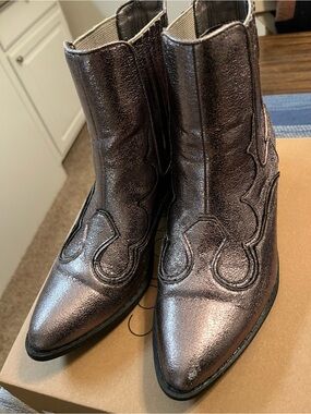 Metallic western ankle boots